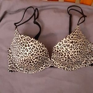 Victoria secret lightly lined underwire Plunge bra